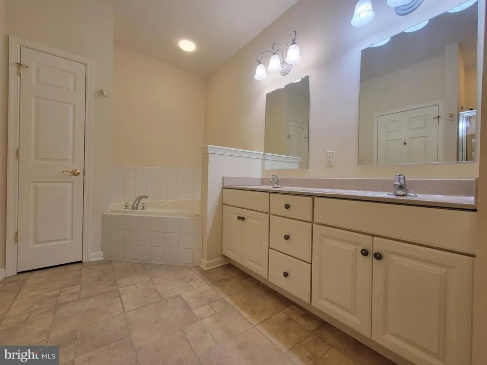 1852 MERIDIAN DRIVE Hagerstown, MD 21742