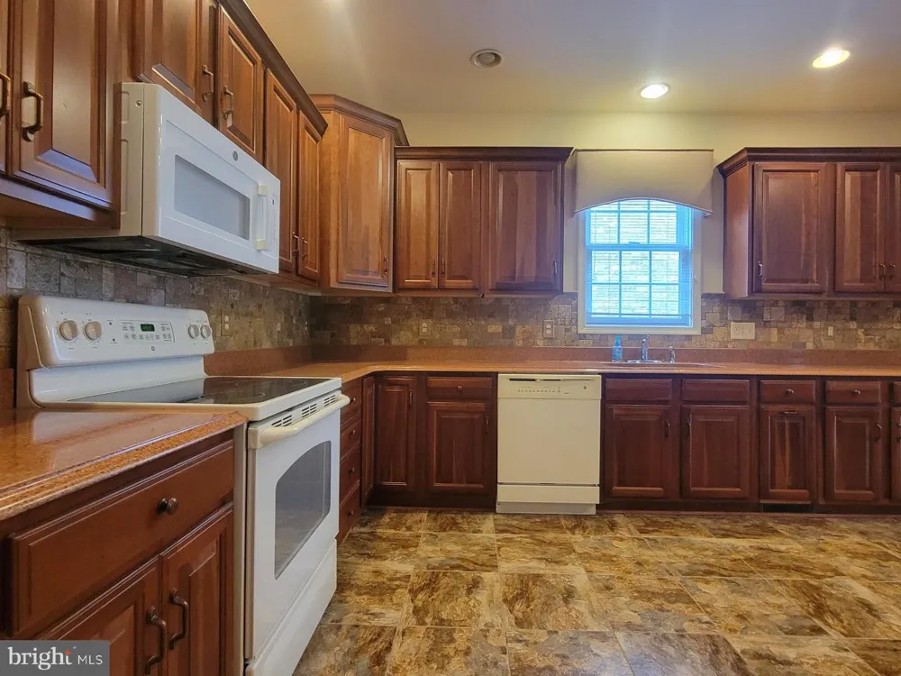 1852 MERIDIAN DRIVE Hagerstown, MD 21742