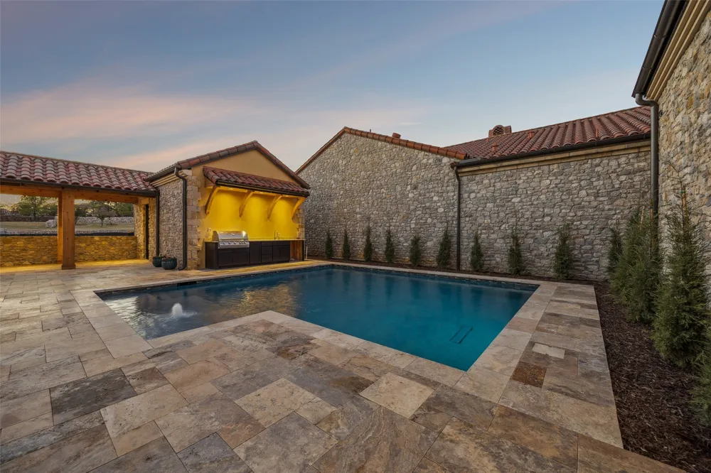 16 Catalonia Drive Westlake, TX 76262