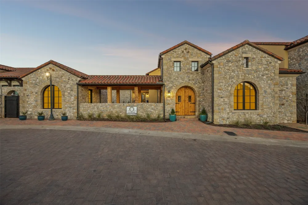 16 Catalonia Drive Westlake, TX 76262