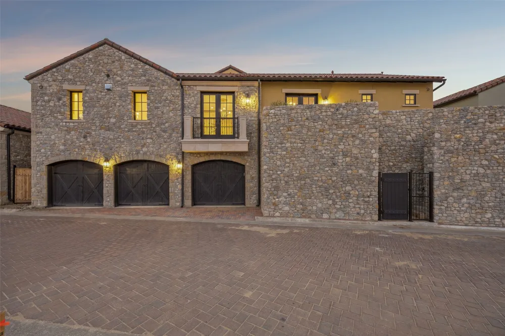 16 Catalonia Drive Westlake, TX 76262