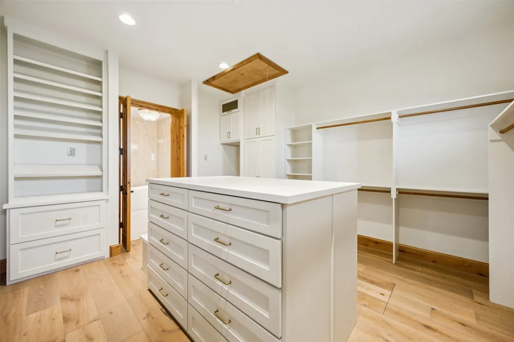 16 Catalonia Drive Westlake, TX 76262