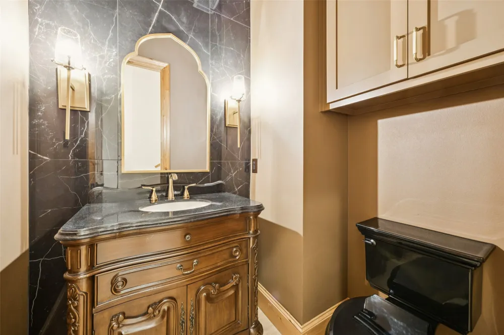 16 Catalonia Drive Westlake, TX 76262