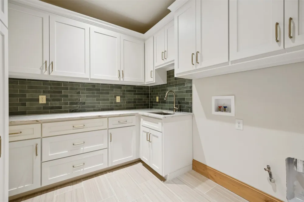 16 Catalonia Drive Westlake, TX 76262