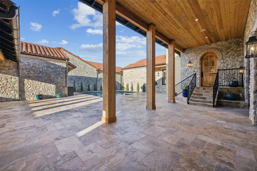 16 Catalonia Drive Westlake, TX 76262