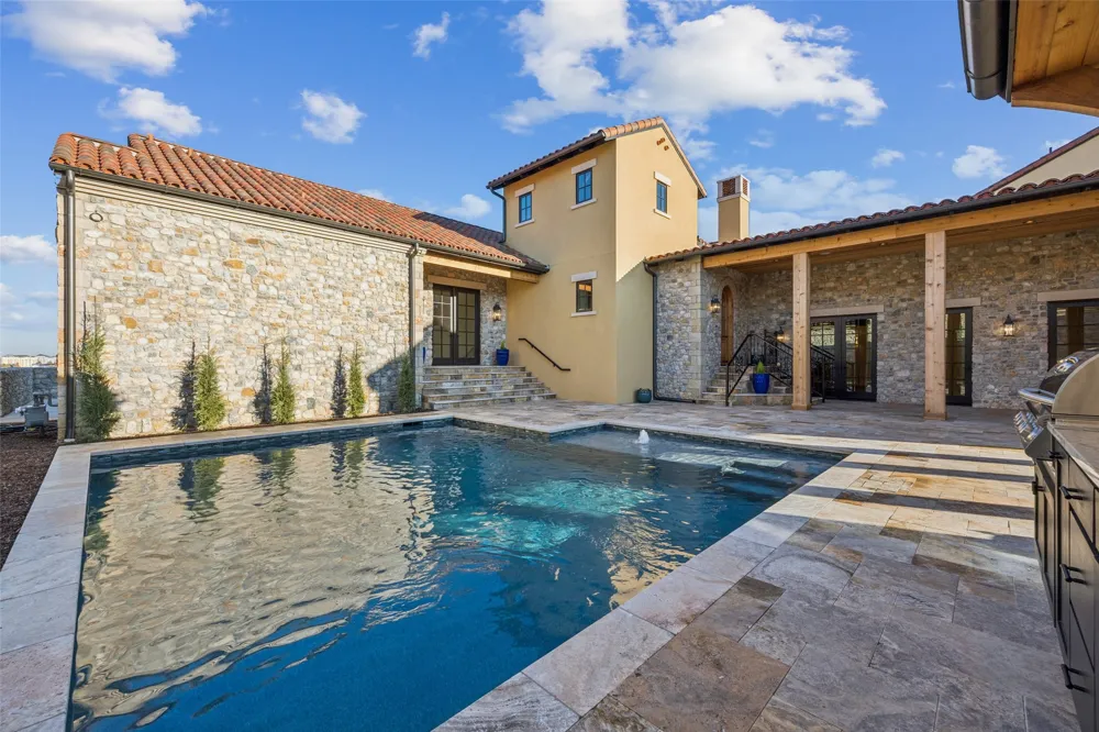 16 Catalonia Drive Westlake, TX 76262