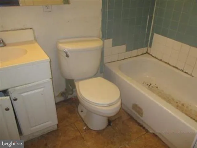 905 BELLEVUE STREET SE Washington, DC 20032