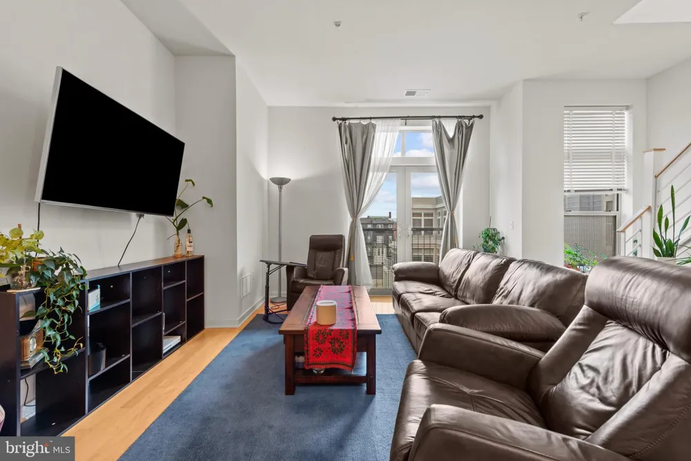 1209 CHARLES STREET #410 Baltimore, MD 21201
