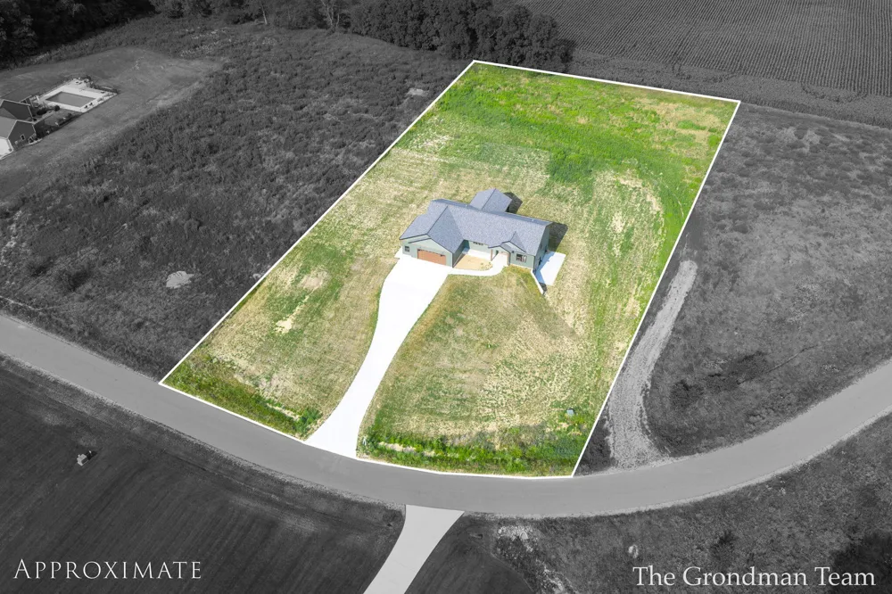 3421 Calming Meadows Court Thornapple Township, MI 49333