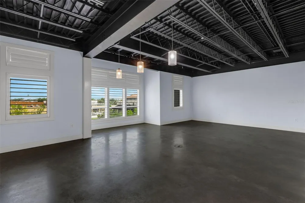 125 KENTUCKY AVENUE #303 Lakeland, FL 33801
