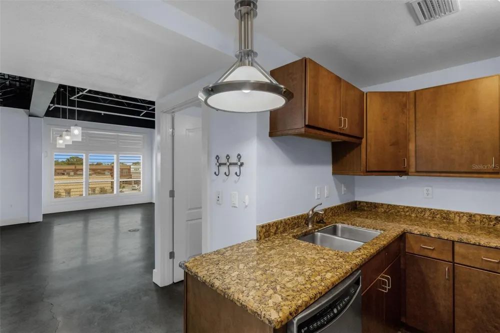 125 KENTUCKY AVENUE #303 Lakeland, FL 33801