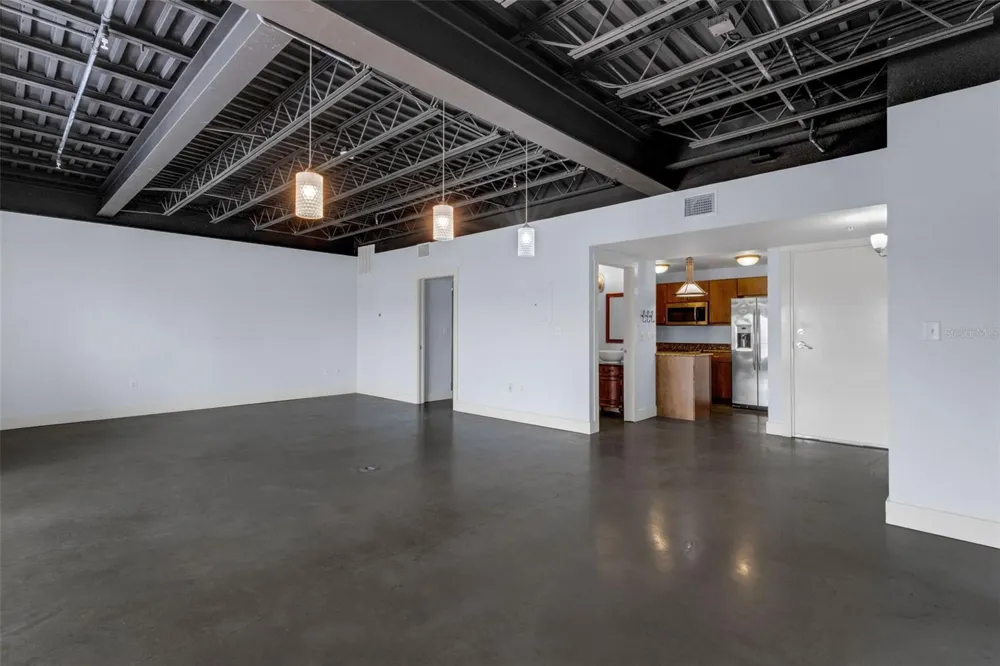 125 KENTUCKY AVENUE #303 Lakeland, FL 33801
