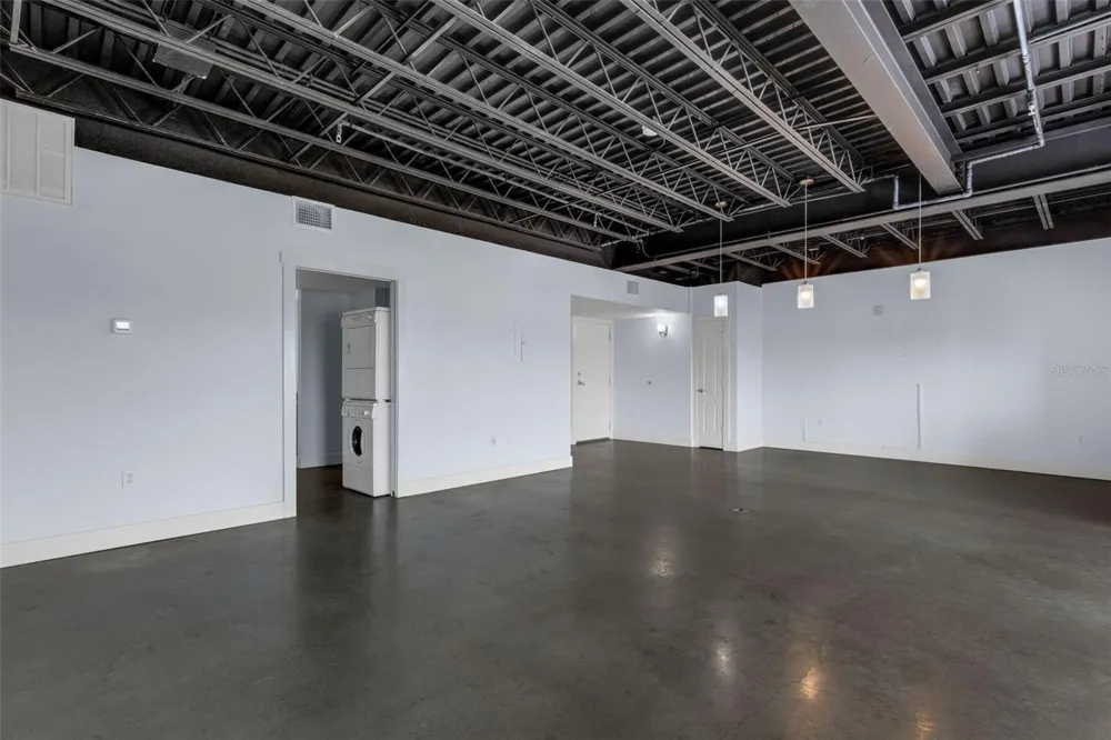 125 KENTUCKY AVENUE #303 Lakeland, FL 33801