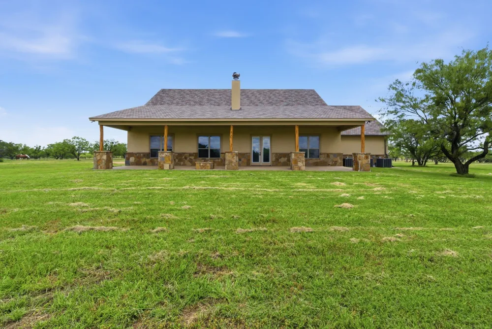 927 Prickly Pear Trail Gordon, TX 76453