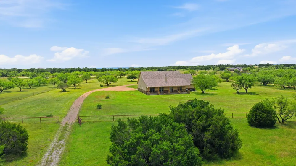 927 Prickly Pear Trail Gordon, TX 76453
