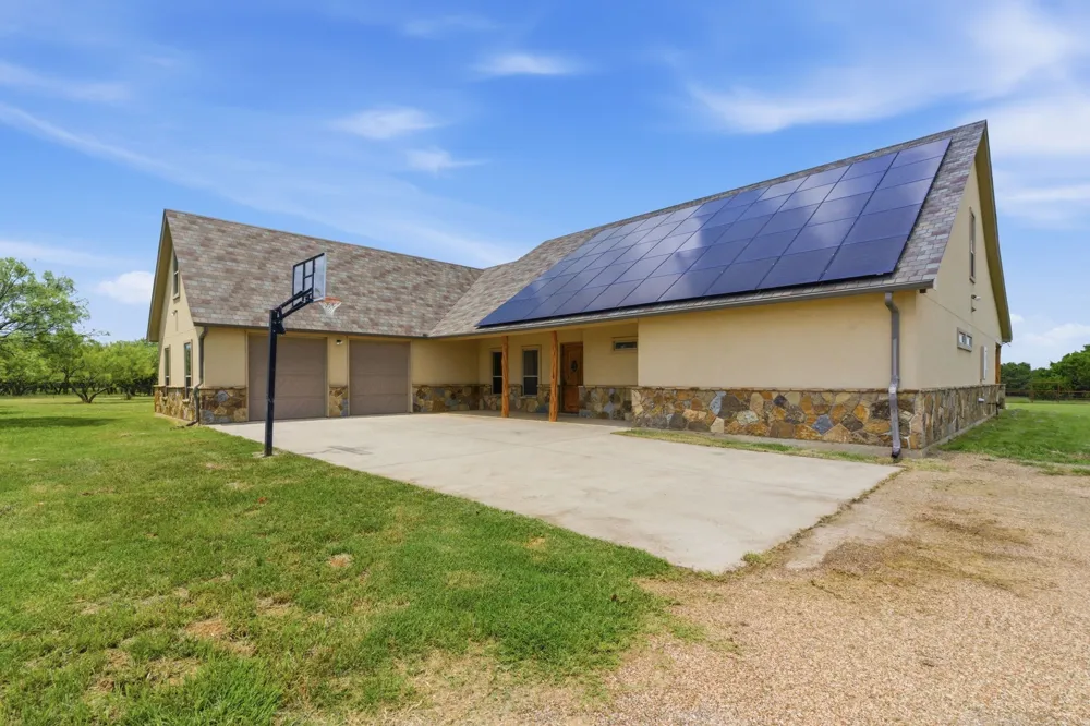 927 Prickly Pear Trail Gordon, TX 76453