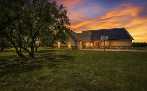 927 Prickly Pear Trail