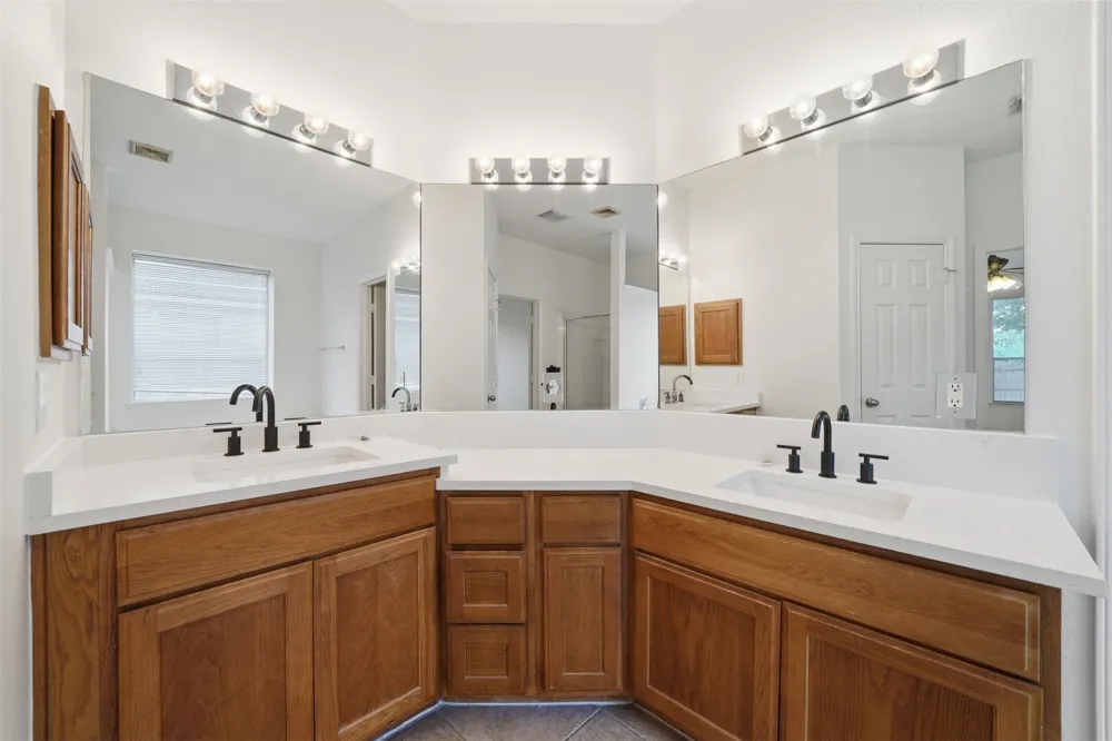 118 Invierno Street Kyle, TX 78640