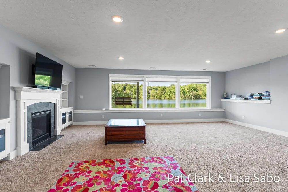 13458 Waybury Drive Nunica, MI 49448