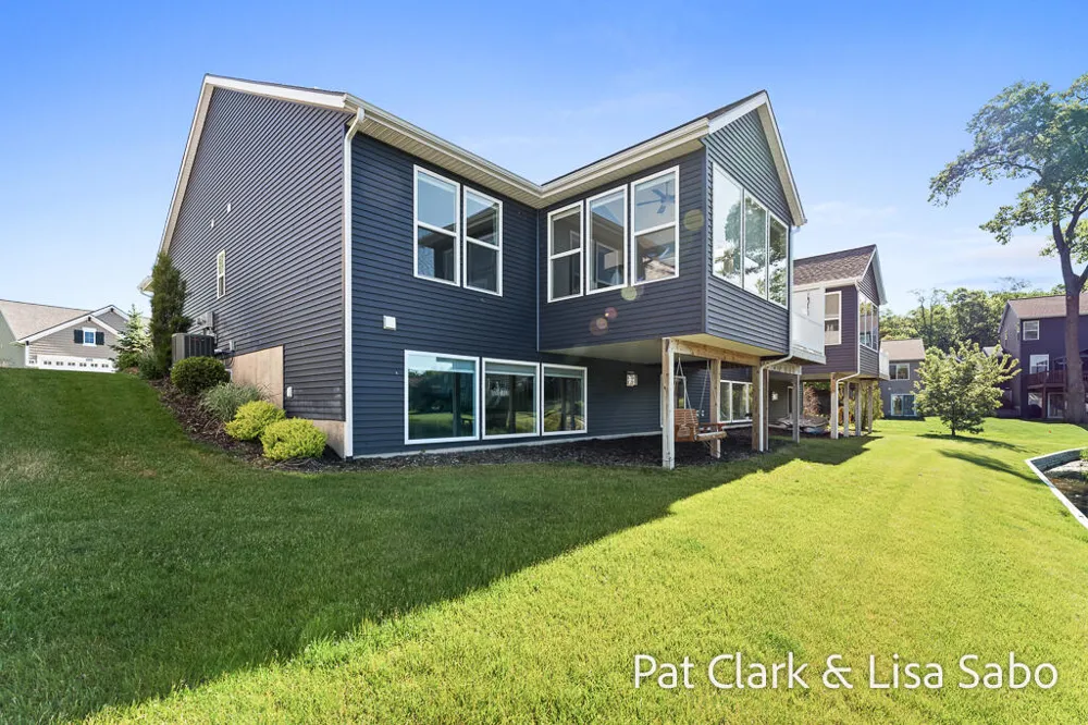 13458 Waybury Drive Nunica, MI 49448