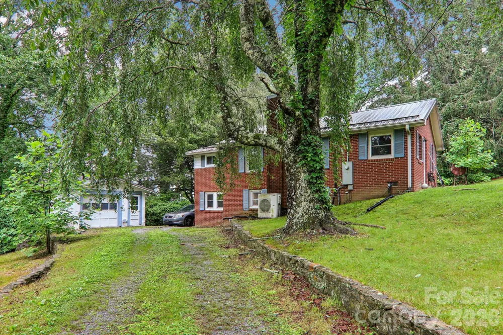 677 Mount Olivet Road Zirconia, NC 28790