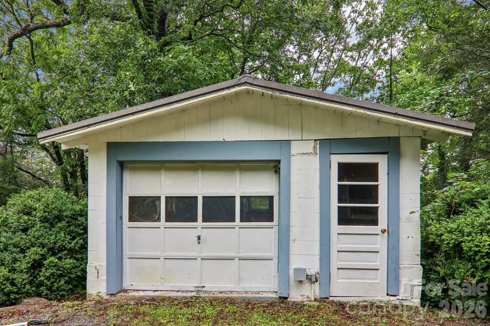 677 Mount Olivet Road Zirconia, NC 28790