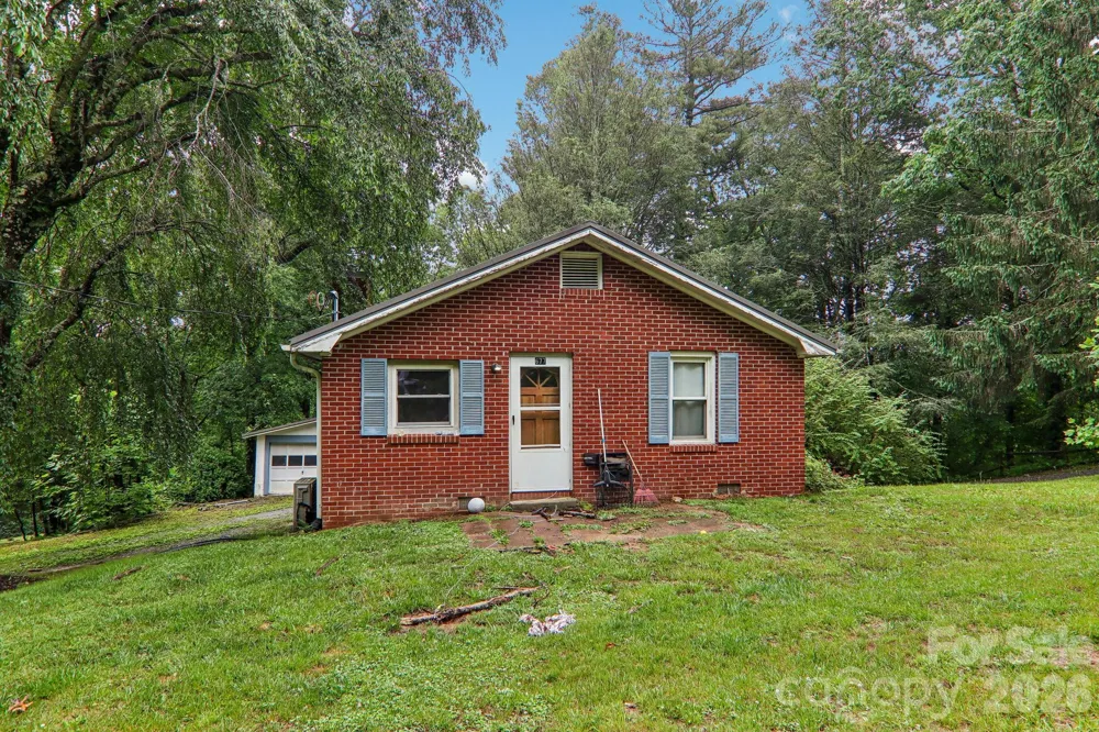 677 Mount Olivet Road Zirconia, NC 28790