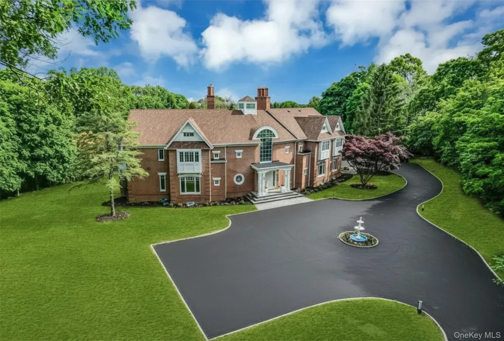 12 Saddle Ridge Road Old Westbury, NY 11568
