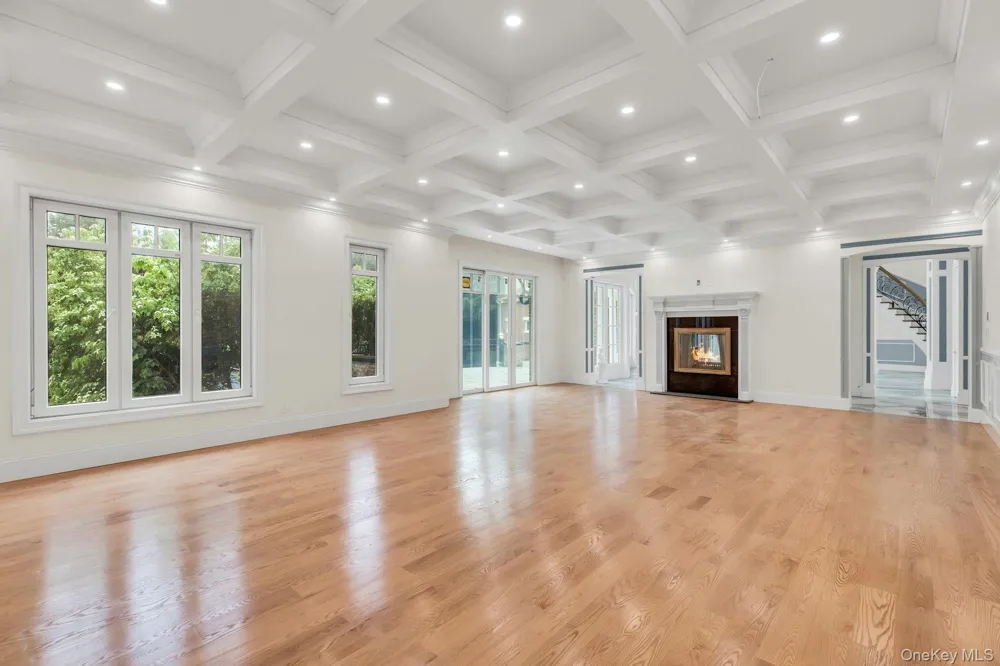 12 Saddle Ridge Road Old Westbury, NY 11568