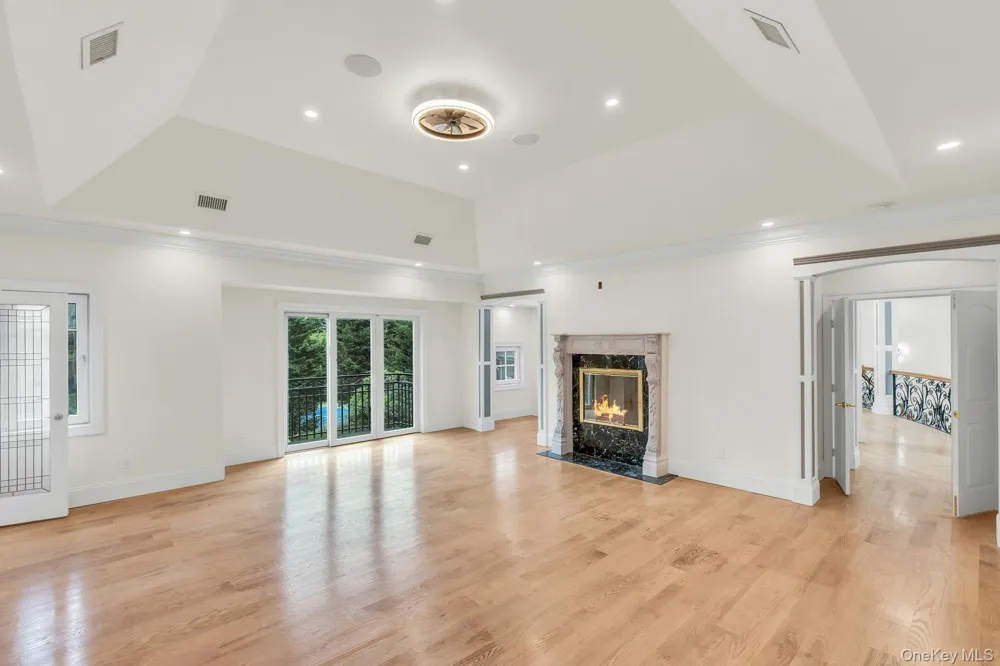 12 Saddle Ridge Road Old Westbury, NY 11568