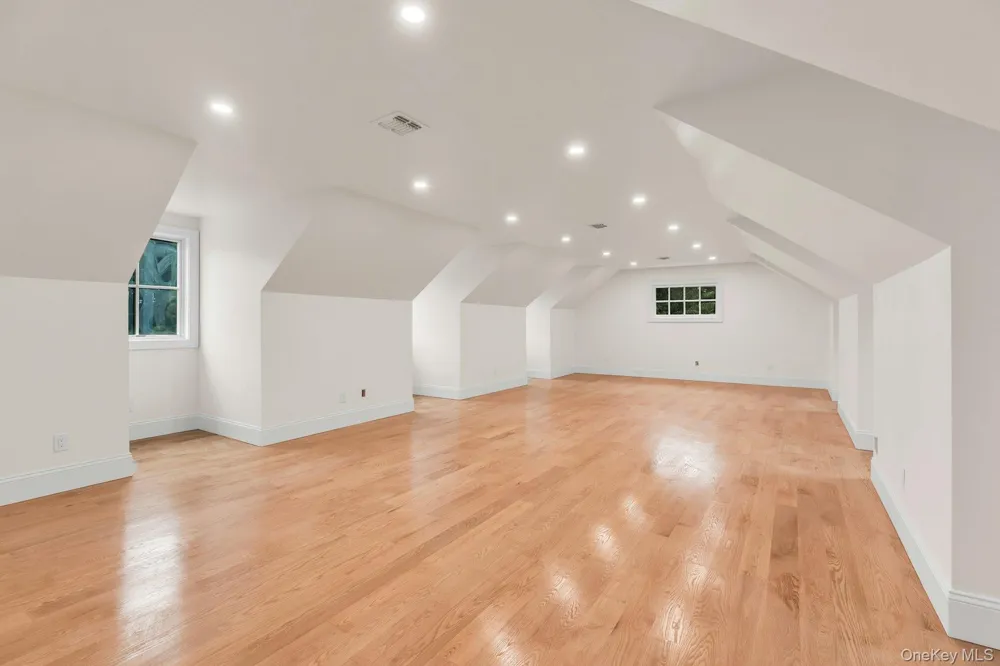 12 Saddle Ridge Road Old Westbury, NY 11568