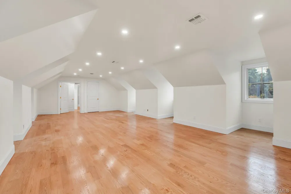 12 Saddle Ridge Road Old Westbury, NY 11568