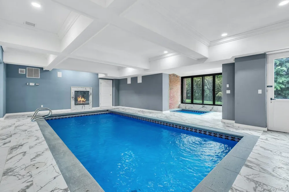 12 Saddle Ridge Road Old Westbury, NY 11568