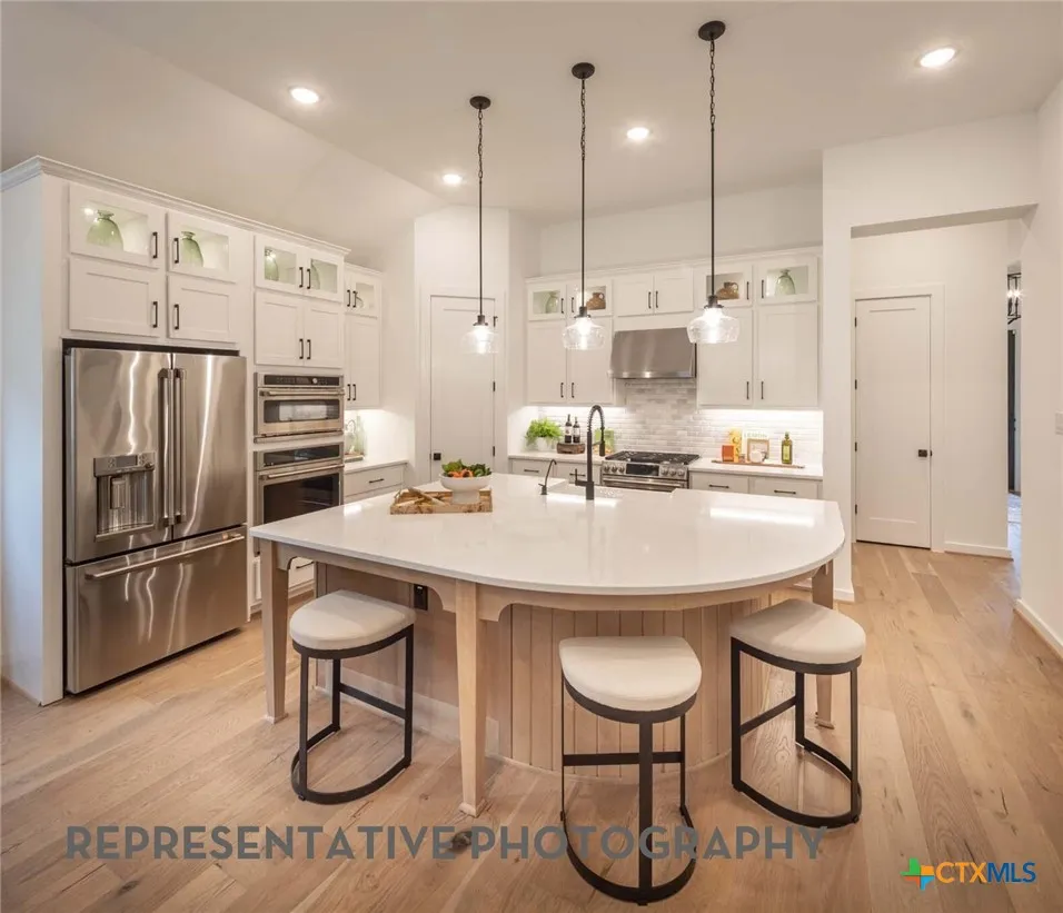 545 High Summit Drive Georgetown, TX 78628