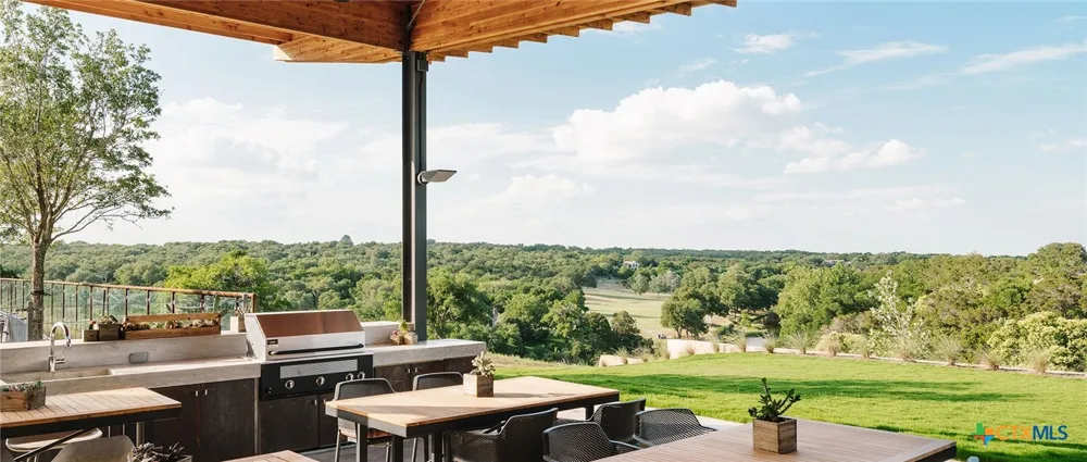 545 High Summit Drive Georgetown, TX 78628