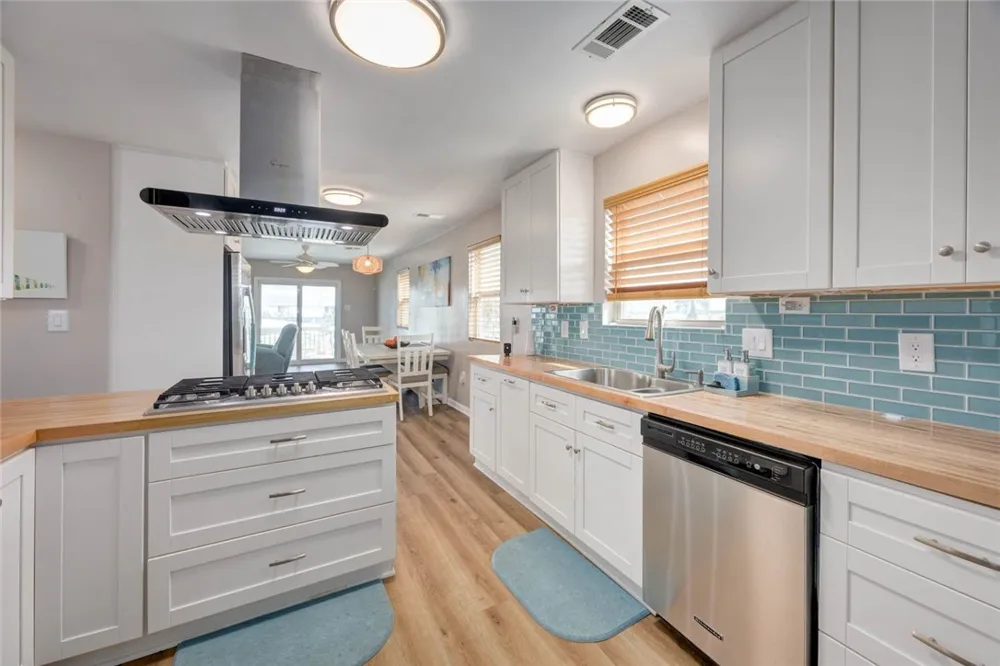 521 Woodhaven Ingleside, TX 78362