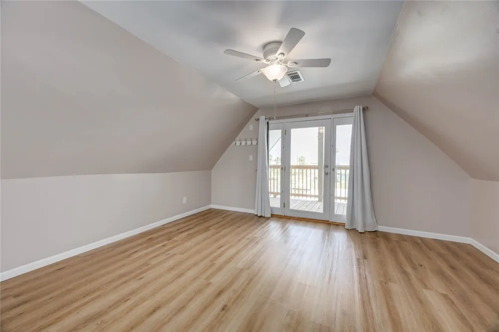 521 Woodhaven Ingleside, TX 78362