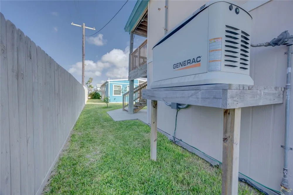 521 Woodhaven Ingleside, TX 78362