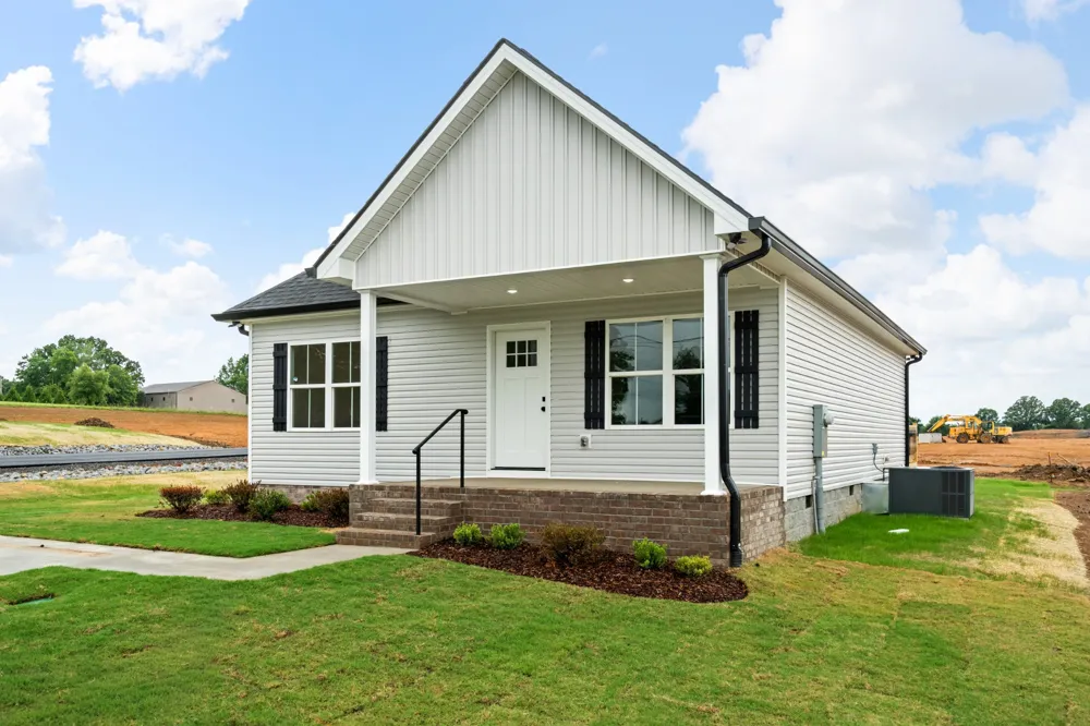 929 Wilkie St N Mc Ewen, TN 37101