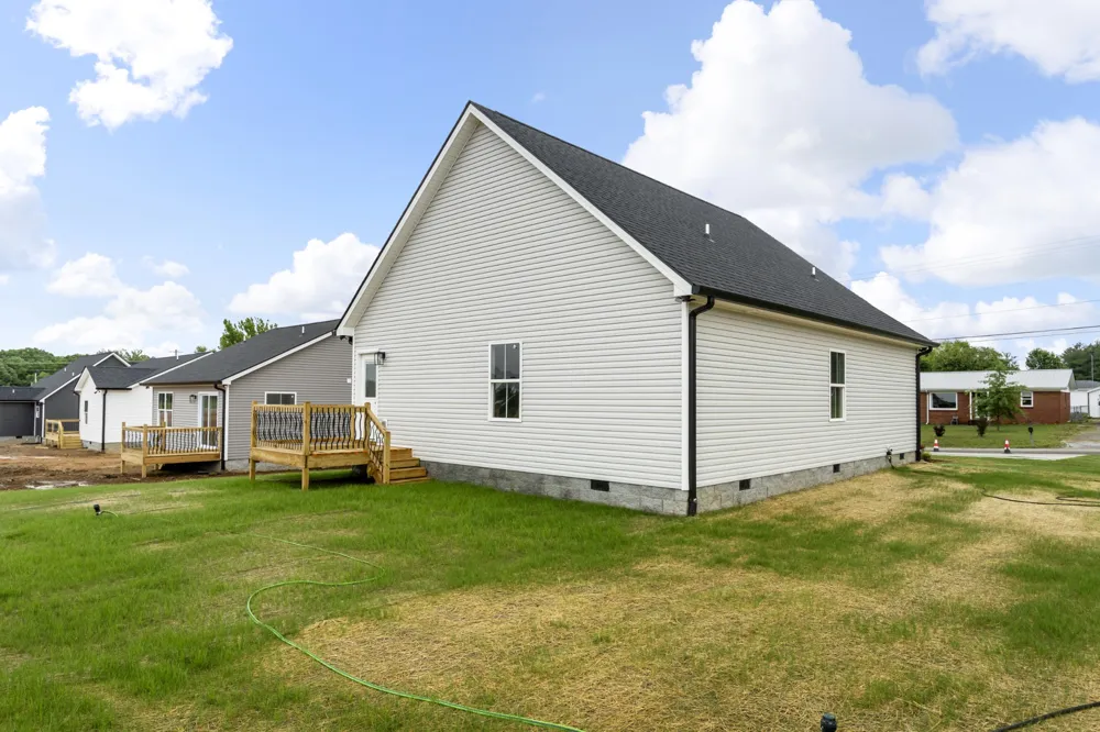 929 Wilkie St N Mc Ewen, TN 37101