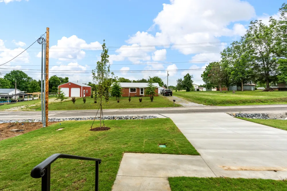 929 Wilkie St N Mc Ewen, TN 37101