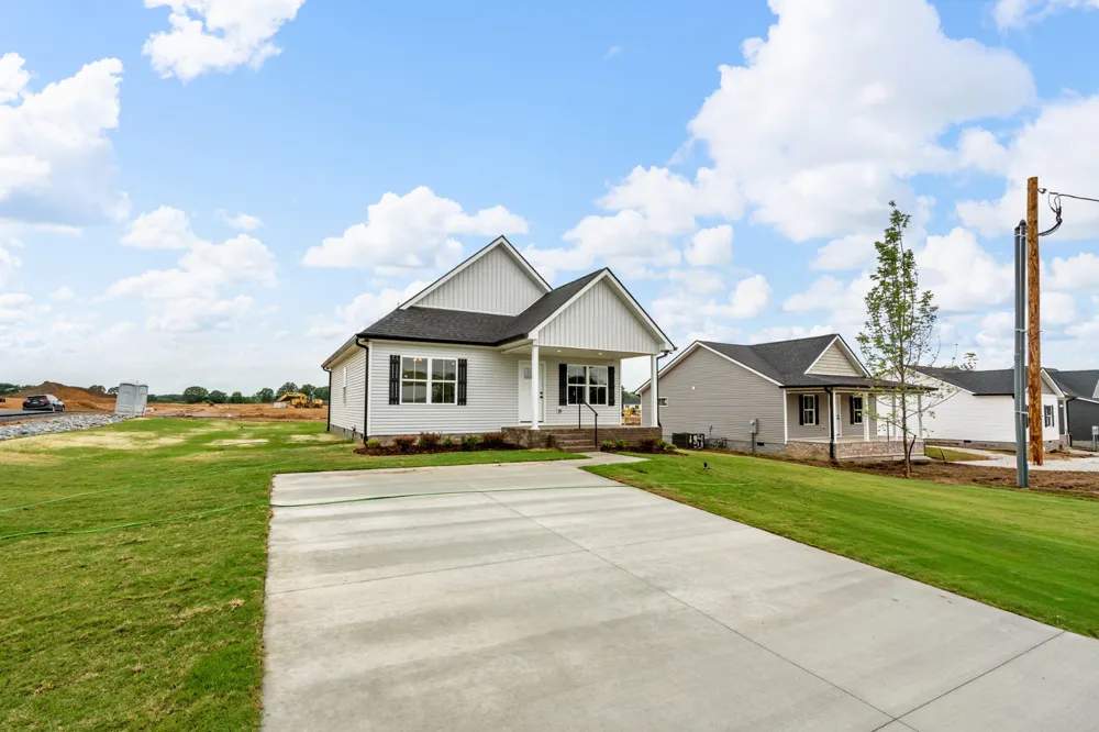 929 Wilkie St N Mc Ewen, TN 37101