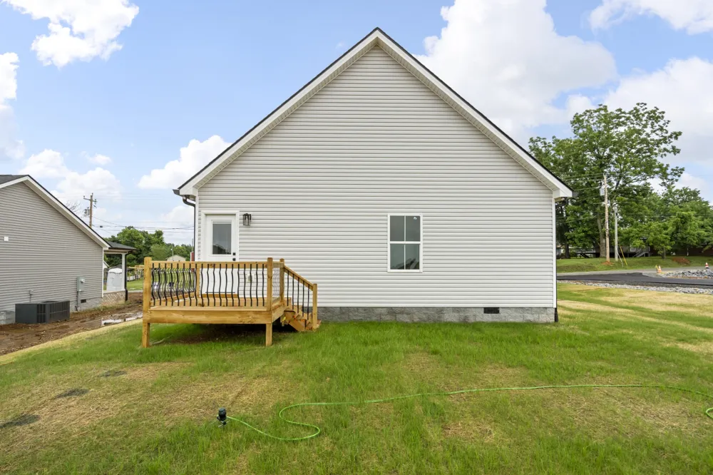 929 Wilkie St N Mc Ewen, TN 37101