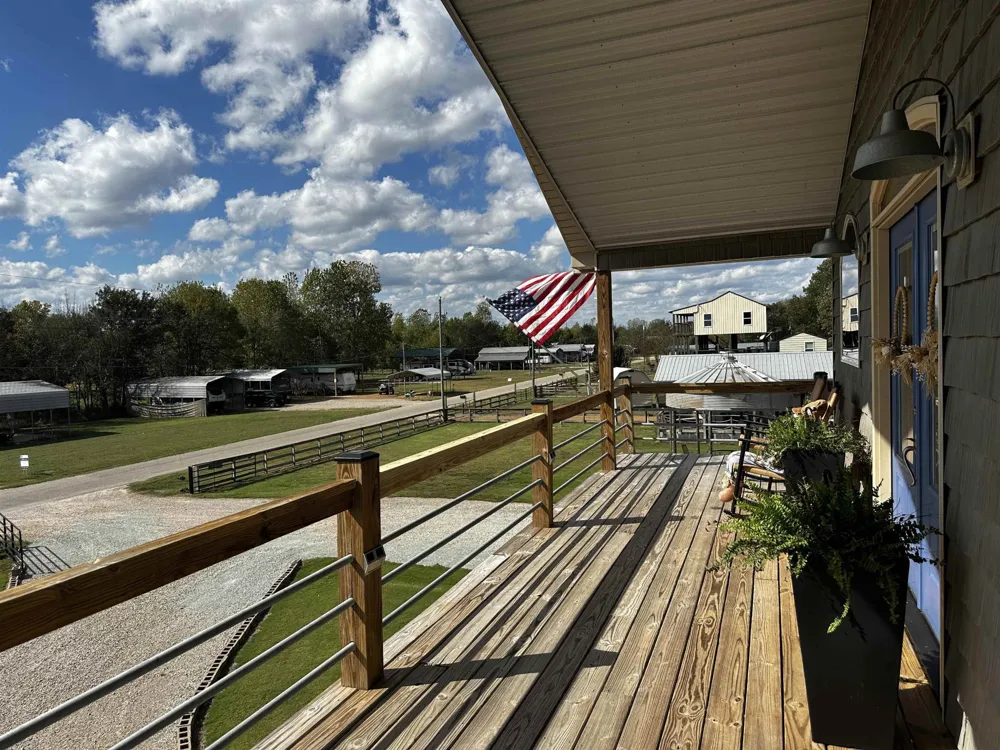 3060 CATFISH LN Crump, TN 38327