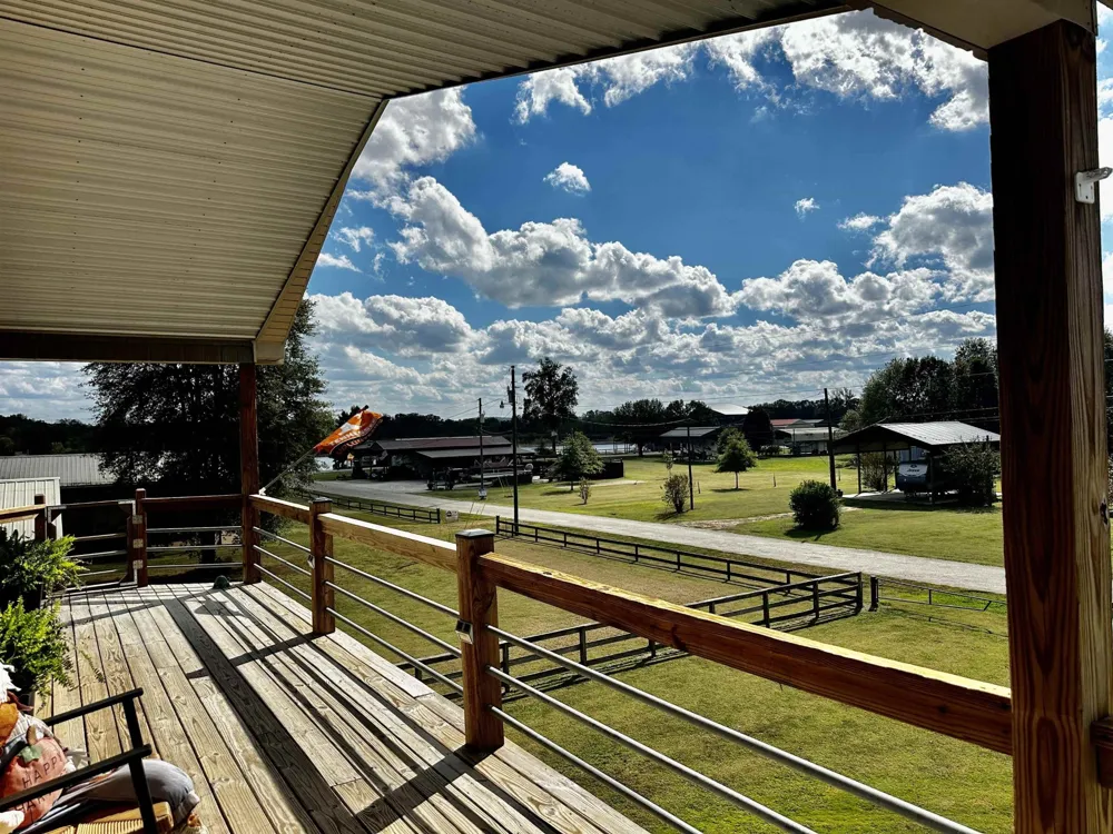 3060 CATFISH LN Crump, TN 38327