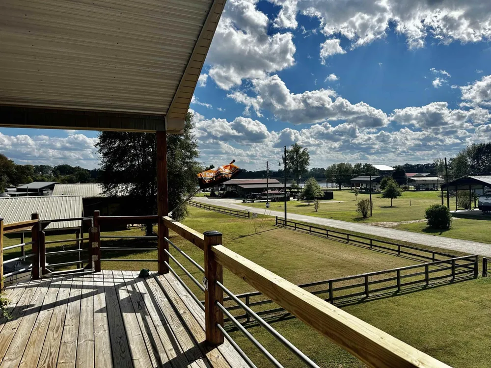 3060 CATFISH LN Crump, TN 38327
