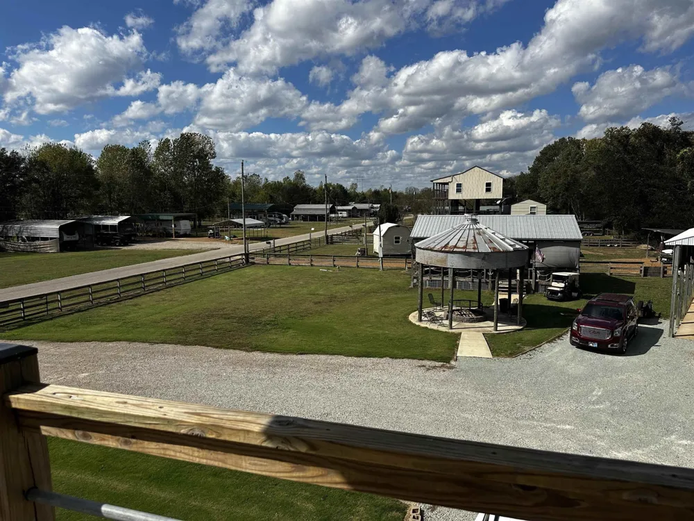 3060 CATFISH LN Crump, TN 38327
