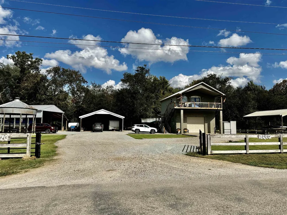 3060 CATFISH LN Crump, TN 38327