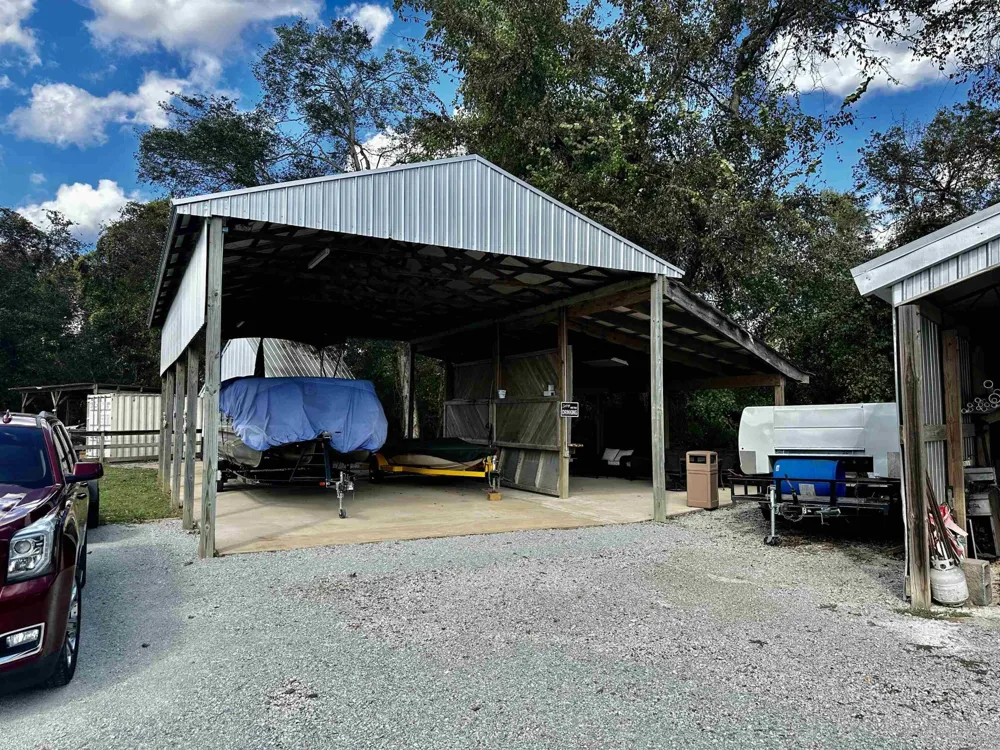 3060 CATFISH LN Crump, TN 38327