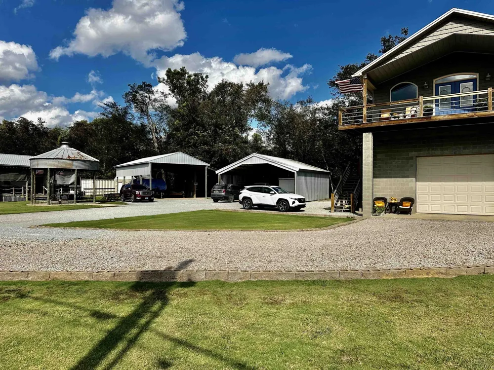 3060 CATFISH LN Crump, TN 38327